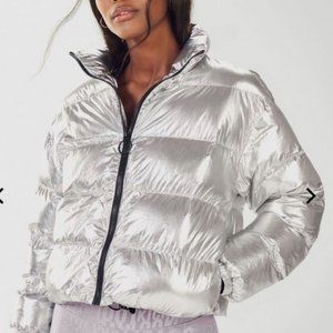 FABLETICS METALLIC SILVER CROPPED PUFFER JACKET